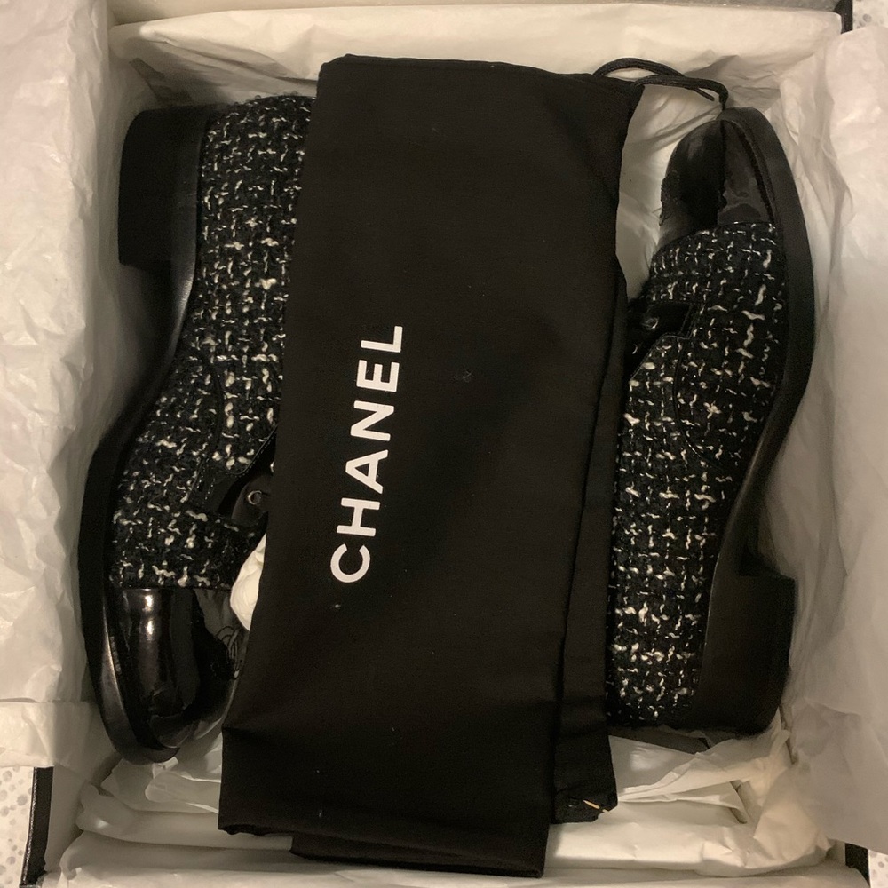 Authentic & Rare Chanel Tweed Boots - Picture 10 of 13